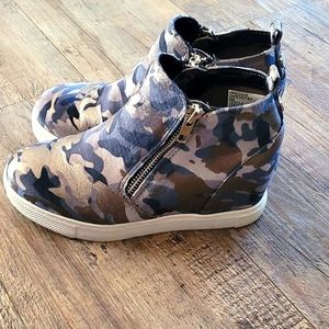 Steve Madden Camo Wedges